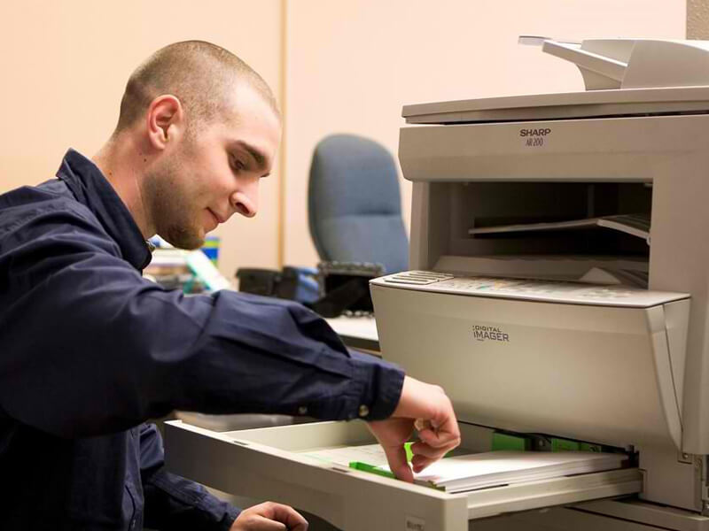 Đừng để sự cố máy photocopy của bạn trở thành mối đe dọa cho công việc kinh doanh. Chúng tôi cung cấp dịch vụ sửa chữa máy photocopy Ricoh chuyên nghiệp để giúp bạn khắc phục sự cố nhanh chóng và đảm bảo sự liên tục của hoạt động của bạn. Hãy tìm hiểu ngay để biết thêm chi tiết và đặt lịch hẹn ngay hôm nay.
